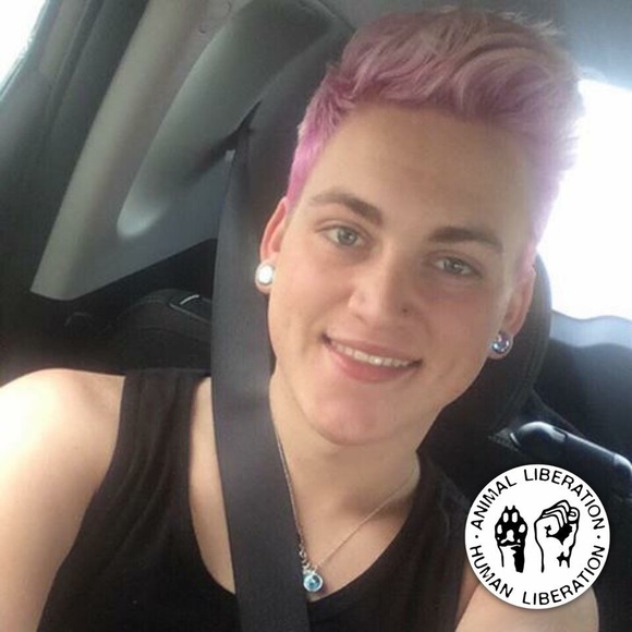 Meet your Posher, Travis - Picture 1 of 1